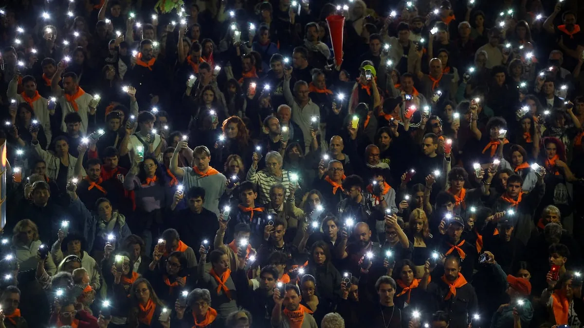 Amid public anger over housing crisis, Spain's PM takes bold gamble to secure majority
