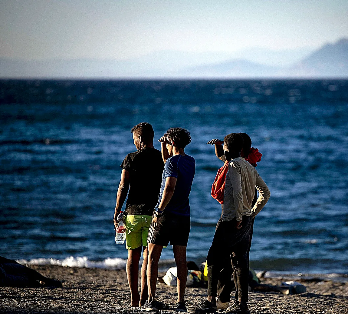 La mayoría de inmigrantes entrevistados en Ceuta alegan ser gays o perseguidos políticos para intentar quedarse en España