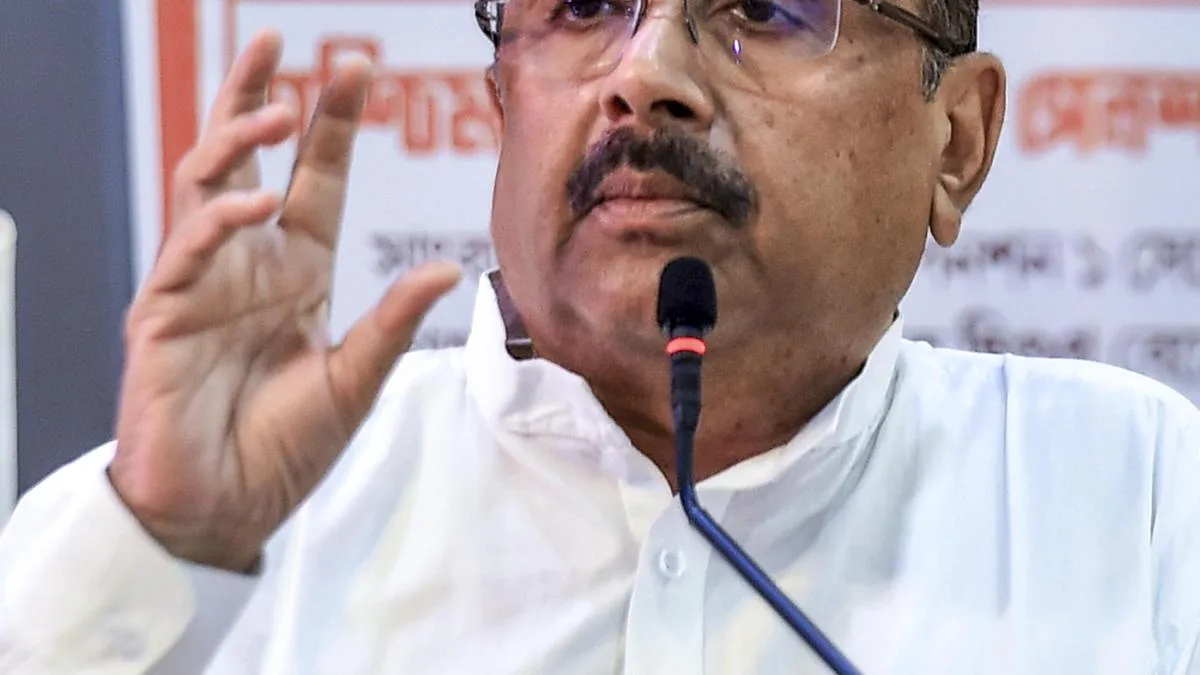 Bengal CM urges journalists not to compromise on patriotism
