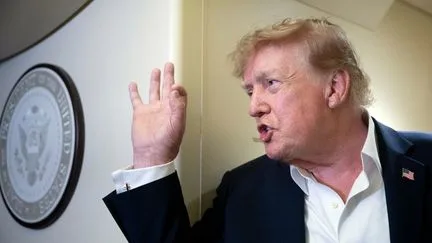 Donald Trump fustige une "conspiration malsaine" contre l'intelligence artificielle et s'en prend au patron d'Anthropic