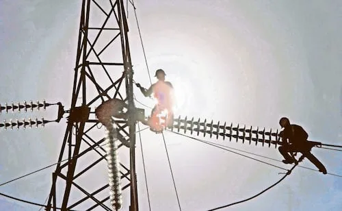Tras mega apagón, regresa la luz a estados del sureste de México; CFE señala actos de vandalismo como la causa
