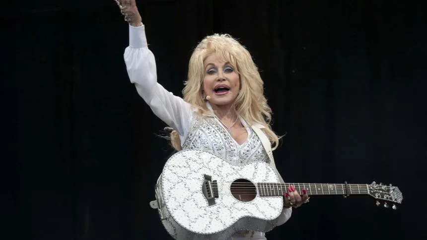 Murió Dolly Parton, la legendaria estrella de la música country, a los 80 años