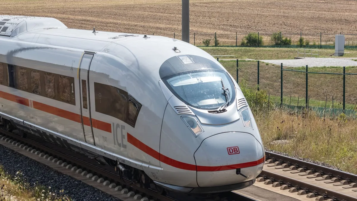 Unfall in Sachsen-Anhalt - Frau (45) an Bahnhof von ICE erfasst und getötet