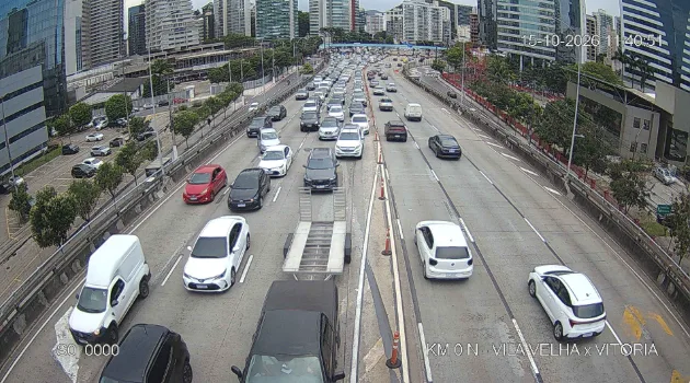 Congestionamento intenso é registrado na Terceira Ponte sentido Vila Velha