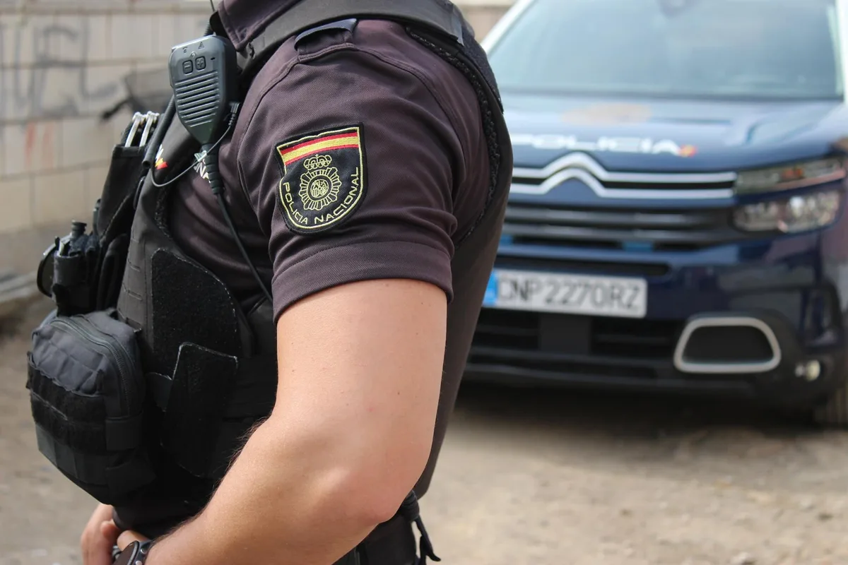 Detenido un hombre por 13 robos en viviendas del centro de Madrid a las que accedía de una patada