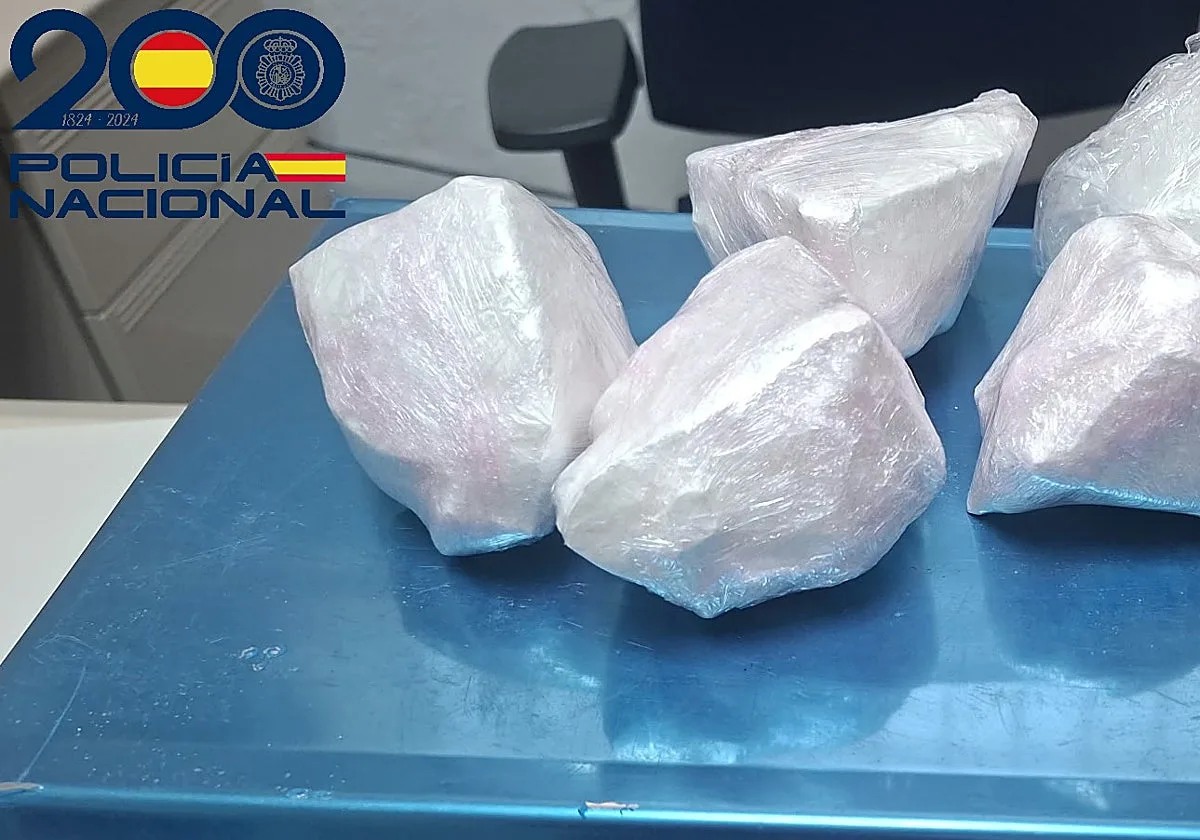 La Policía sorprende a dos hombres con medio kilo de cocaína en roca en Camas
