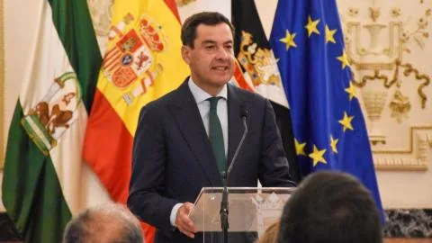 Moreno asume el discurso migratorio de Vox: "Quienes entraron ilegalmente en Ceuta deben volver a Marruecos"