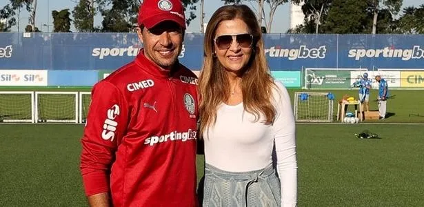 Leila reitera apoio a Abel Ferreira no Palmeiras: 'Acredito no trabalho'