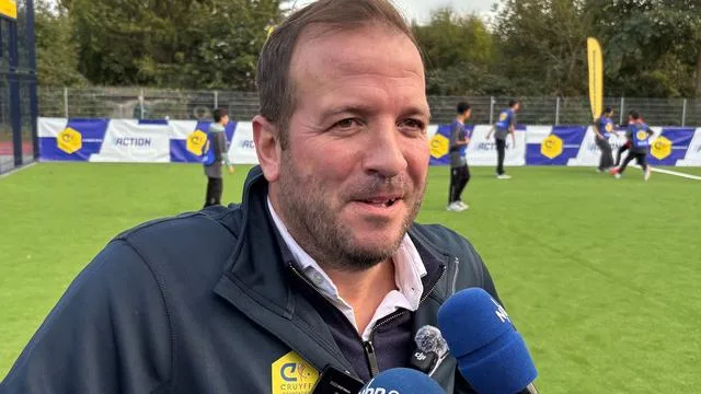 Fußball: Van der Vaart mildert Kritik an Ajax-Profi Julian Brandt ab
