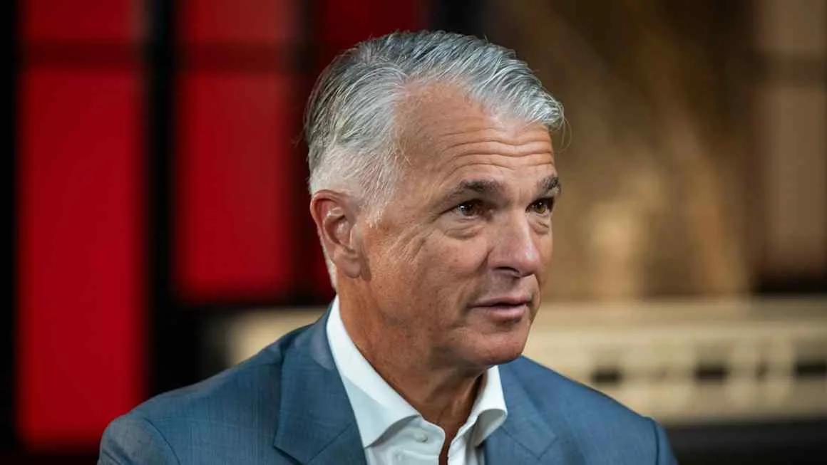 Swiss lawmakers call for softer regulation in victory for UBS
