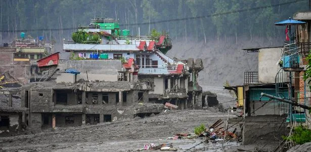 Reino Unido oferece R$ 35 mi ao Nepal; 33 britânicos estão desaparecidos