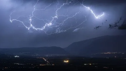 Violents orages : sept départements de l'Est encore en vigilance orange vendredi matin