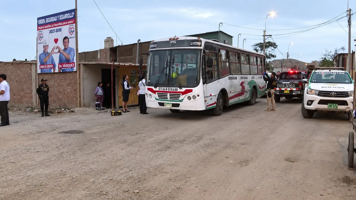 Ataque a bus en Chorrillos: sicario balea al conductor y dispara contra la unidad a tres cuadras de una comisaría