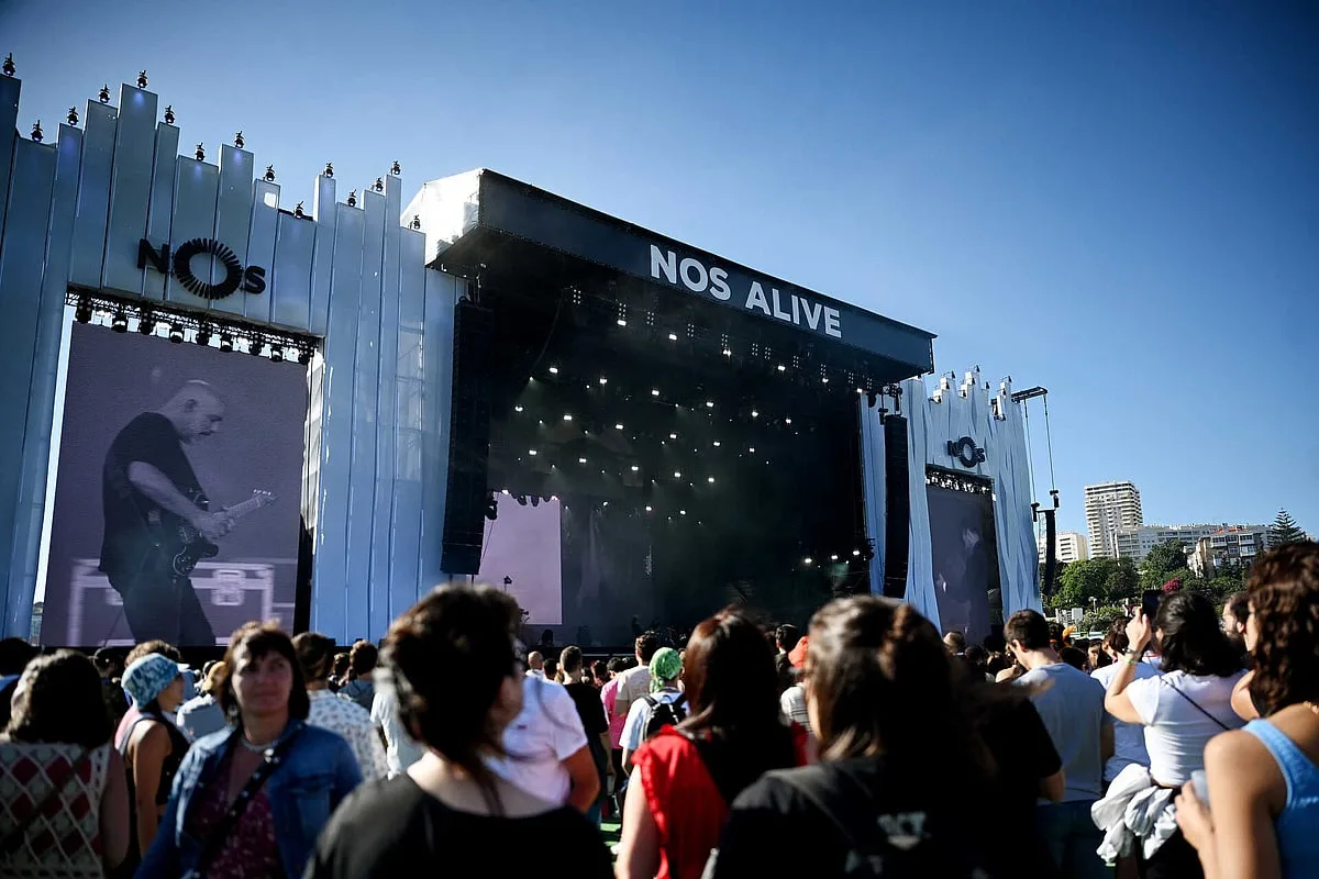Colocados à venda esta sexta-feira bilhetes para a edição de 2027 do NOS Alive