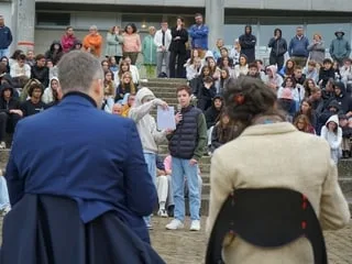 REPORTAGE. « Dites tout ce que vous voulez sans filtre » : dans ce lycée breton, des jeunes s’expriment face aux élus