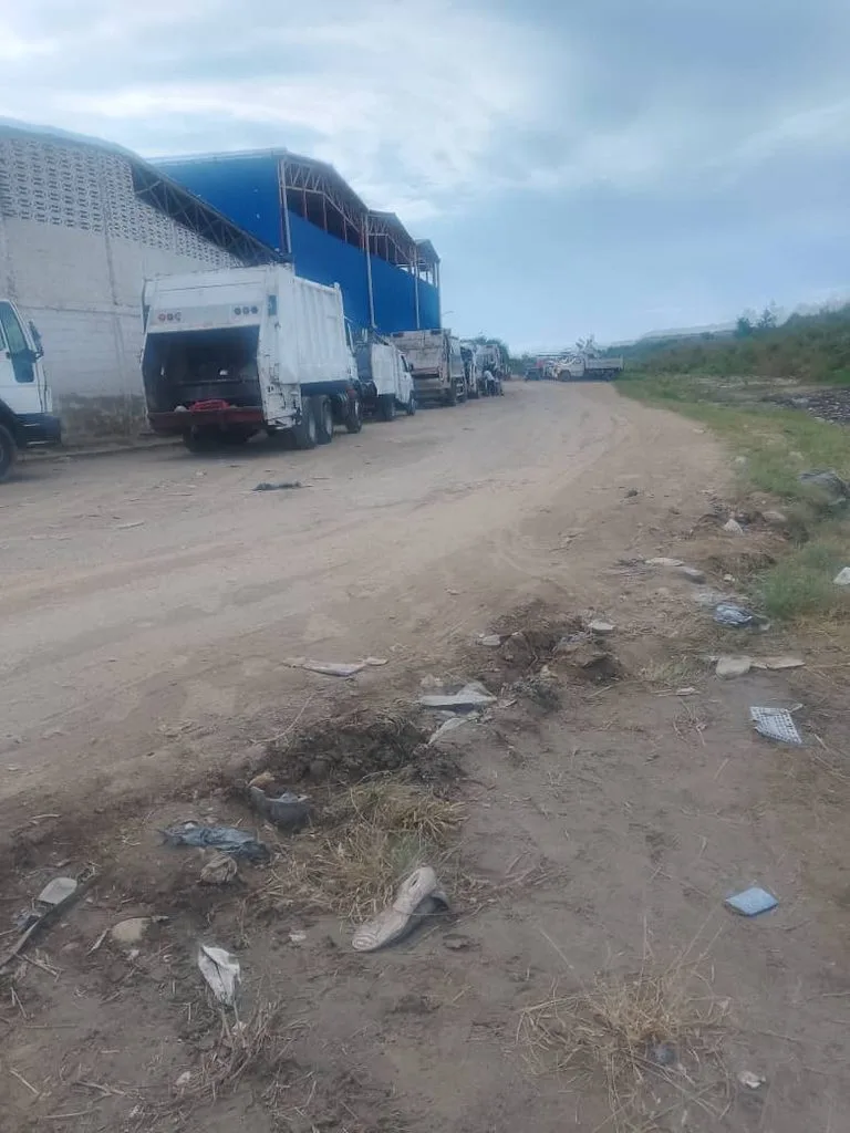 Basura colapsó el relleno sanitario El Tigre y afecta a 20 comunidades de Guacara
