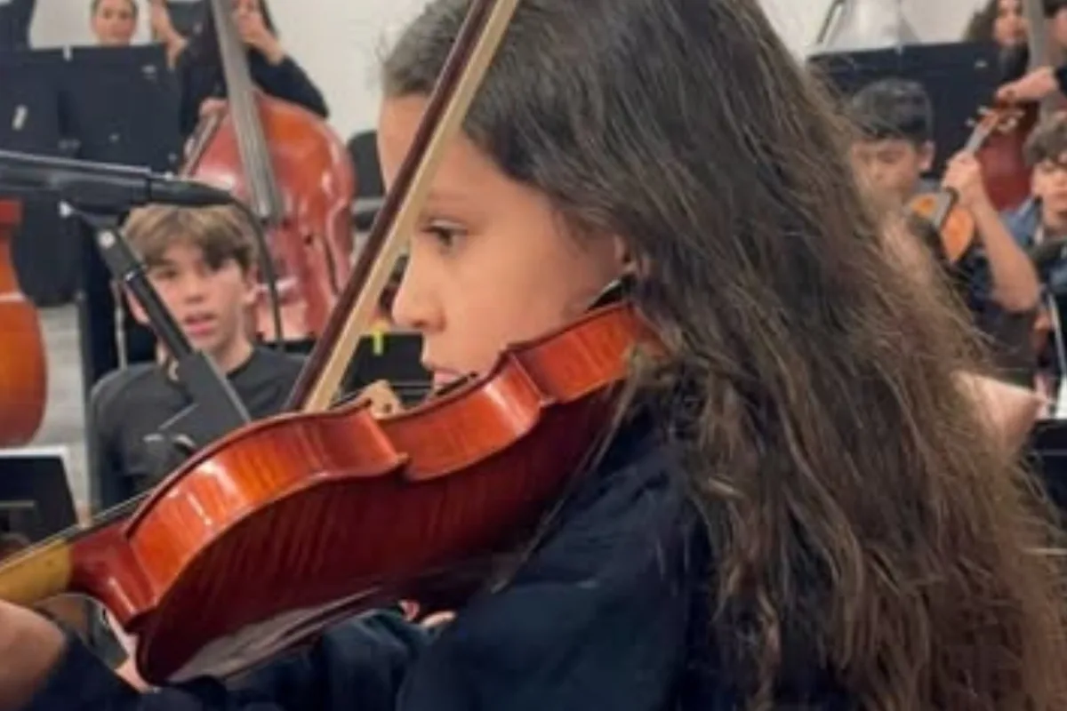 De qué murió la niña violinista de 9 años que tocó ante el Papa en el Vaticano