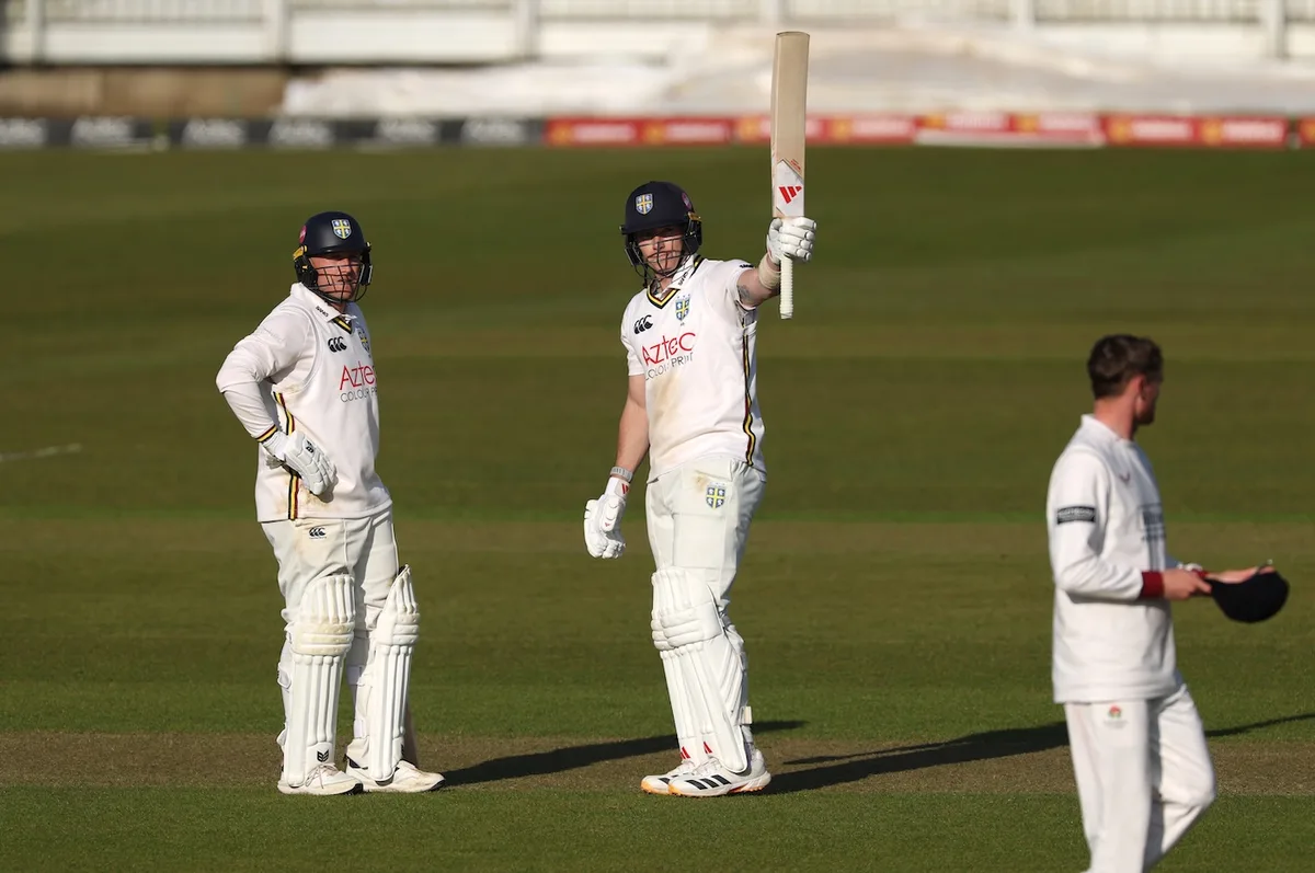 Durham win in six balls to extend Division Two dominance
