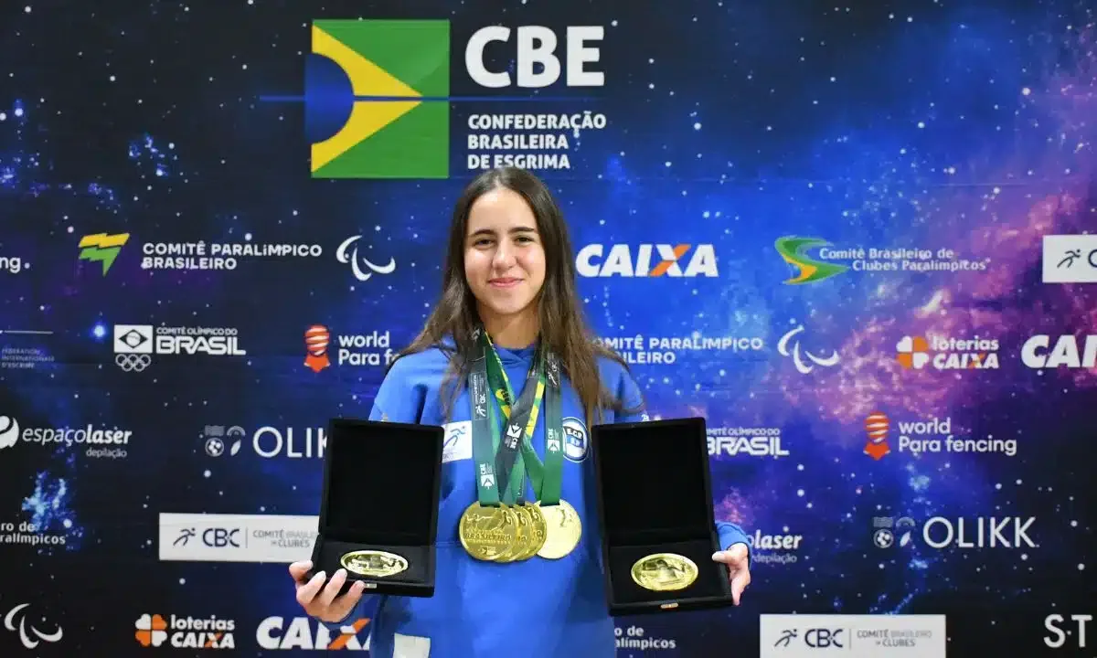 Furacão Valentina Basso: uma das promessas do florete brasileiro