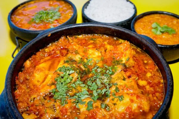 Moqueca capixaba: por que o bairrismo exagerado é um problema