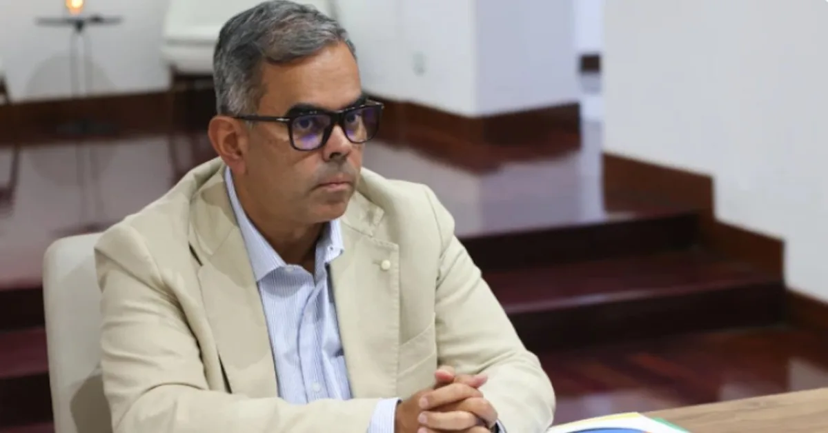 Ministro de Obras Públicas aclara que no existe lista oficial de edificios por demoler