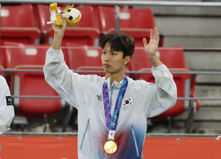 스완지 엄지성 향한 인종차별…현지 경찰, 50대 남성 체포