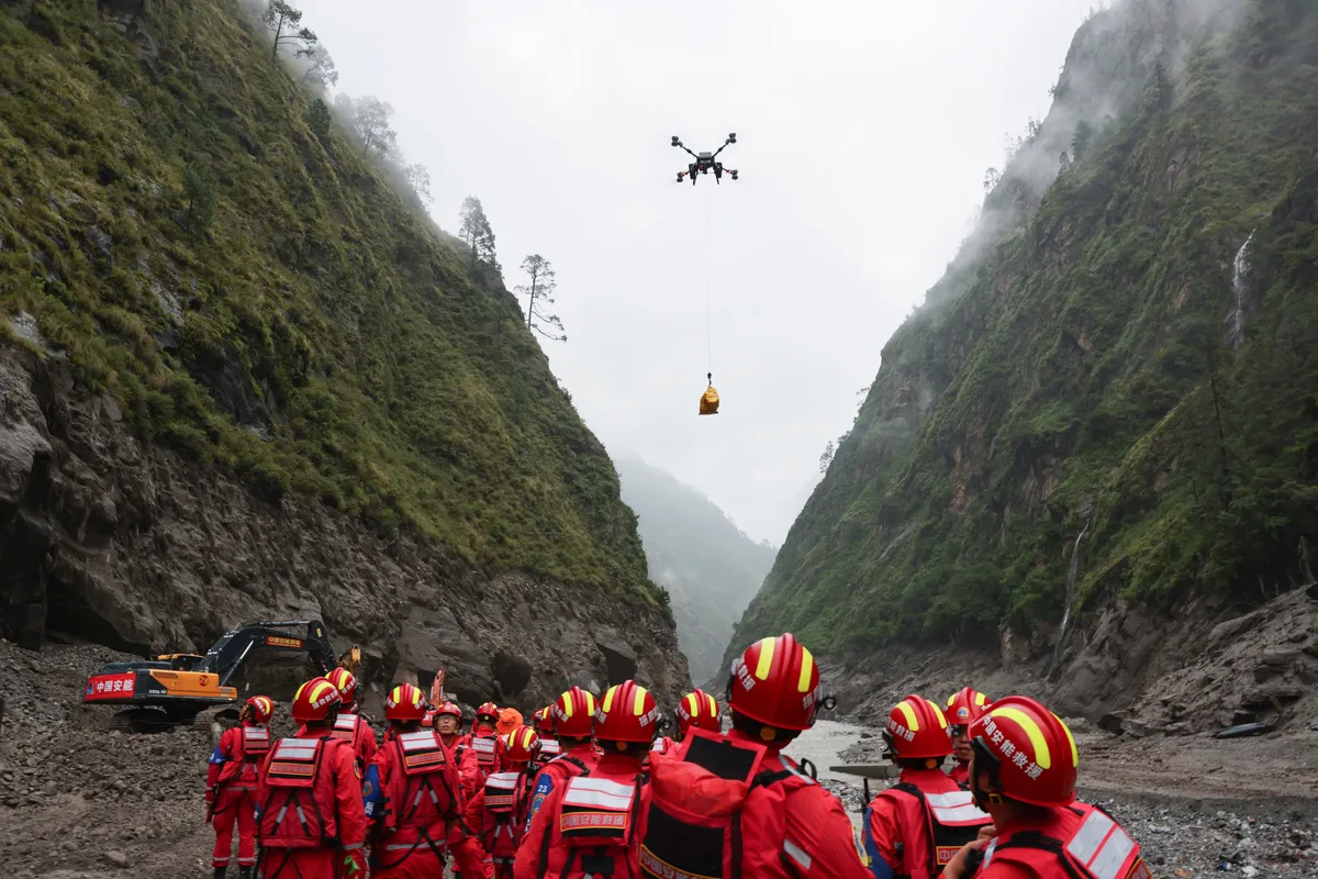 Video: suben a 633 los muertos por las inundaciones en Nepal y hay más de 3000 desaparecidos