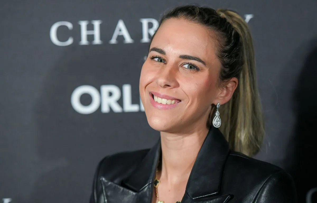 La chroniqueuse Sarah Saldmann quitte CNews et Europe 1 en raison de « l’importance prise » par le média « Frontières »