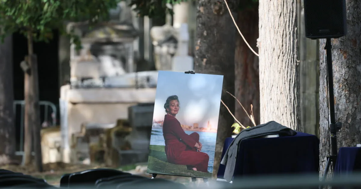 Disparition. Alain Souchon, Josiane Balasko, Marina Foïs... Ils étaient aux obsèques de Catherine Ringer