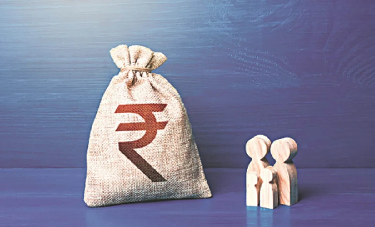 Rupee declines 10 paise to 95.55 against US dollar during early trade