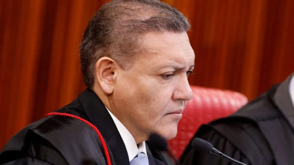 Nunes Marques autoriza reativação imediata do canal “Exército do Lula” no WhatsApp