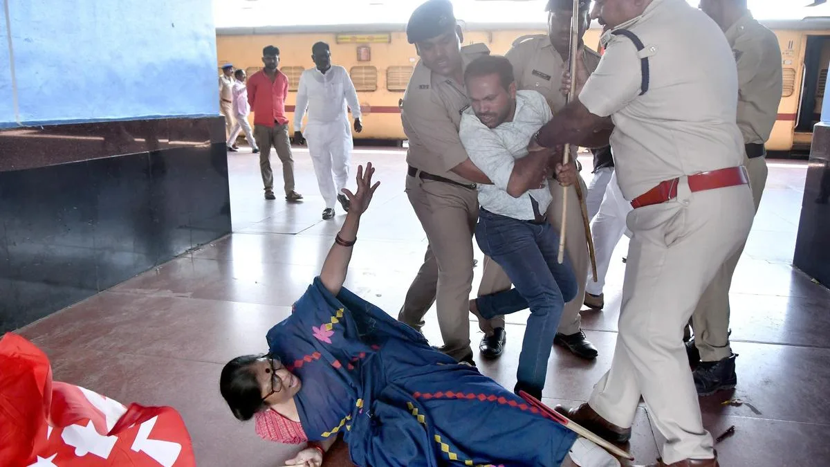 Left parties, student and youth groups stage protest against CEC in Kalaburagi