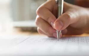 Reclassificação de candidato por desistência dá direito à nomeação