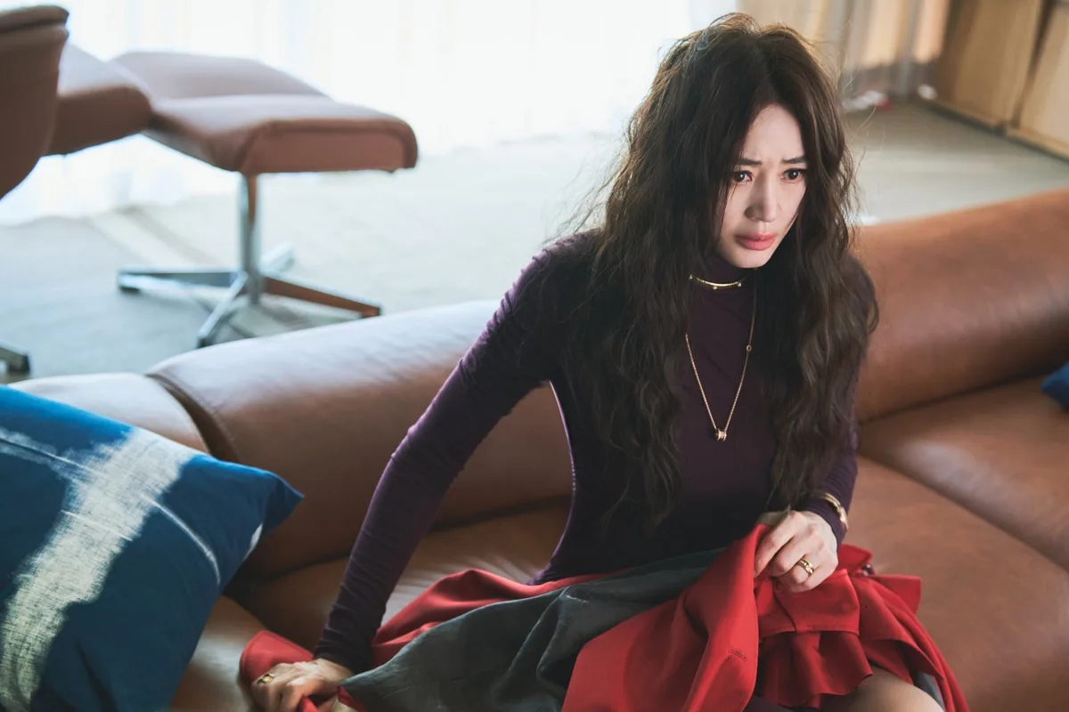 ‘불륜은 시작일 뿐, 파국이다’…3주 1위 ‘지금 불륜’ 김혜수X조여정 폭주