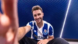 Miguel Layún envia mensagem a Santiago Giménez: «Vais arrasar»