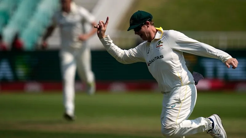 Australia vs South Africa LIVE: Smith’s three stunning catches set new record as South African wickets topple