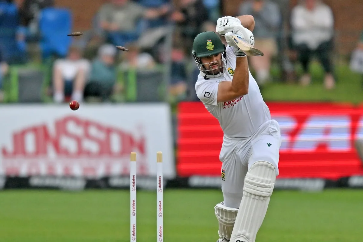 Boland strikes early as rain halts second Test opener