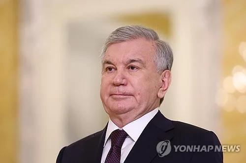우즈베크 대통령 "2030년까지 GDP 400조원대로 확대"