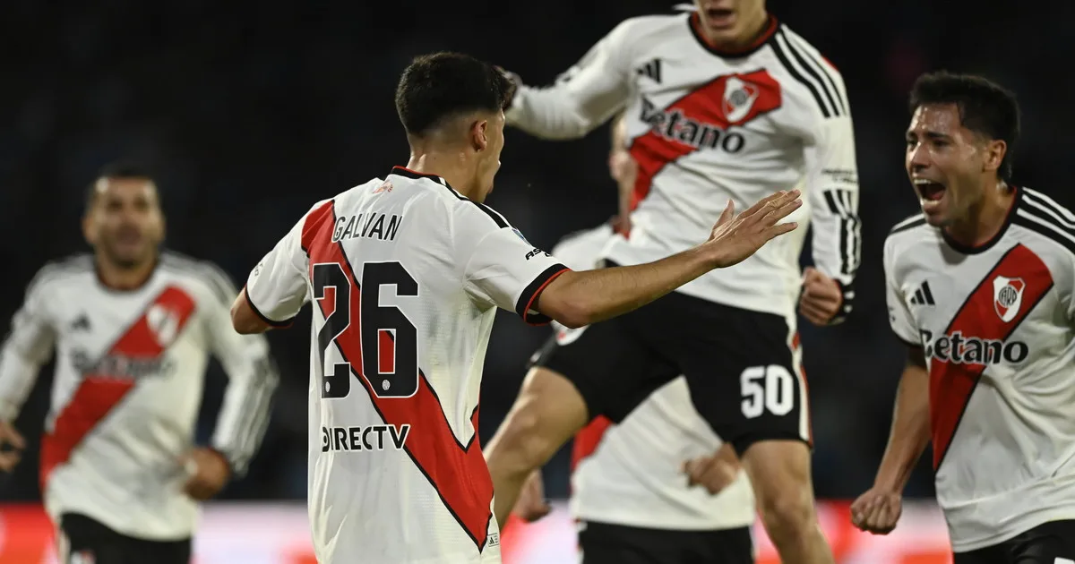 Con un Correa iluminado, River goleó a Belgrano en Córdoba y se metió en playoffs