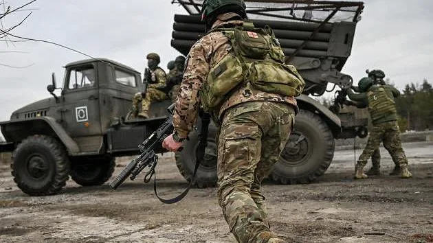 Kremlin nega nova mobilização, mas relatos de recrutamento forçado disparam na Rússia