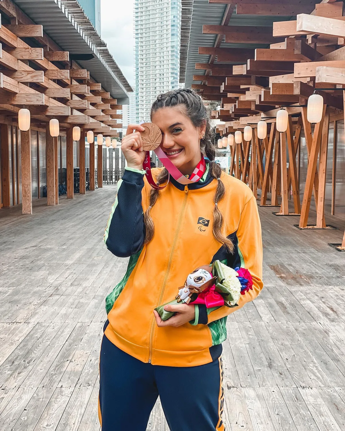 Capixaba medalhista paralímpica e campeã mundial amputa perna após 12 cirurgias