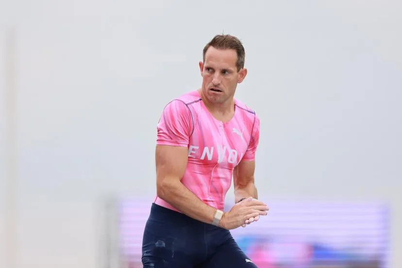 À domicile, Renaud Lavillenie échoue à s'emparer du record du monde des plus de 40 ans du saut à la perche