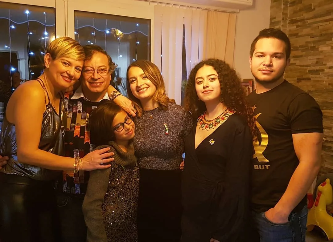 Andrea Petro se pronunció sobre la relación sentimental de su padre Gustavo Petro con Verónica Alcocer: “Debieron ser un poquito más sinceros”
