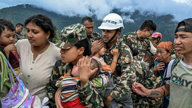 Sturzflut in Nepal: »Von da aus ging es im freien Fall über 1.000 Meter nach unten«