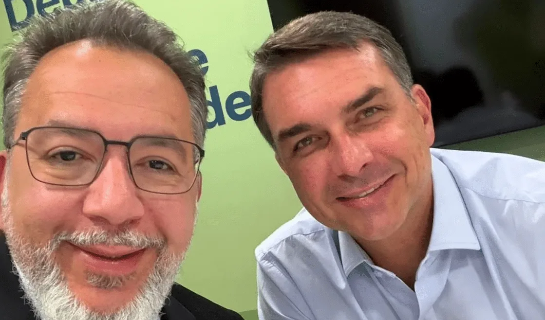 “Apoio 100%”, disse Flávio Bolsonaro sobre Márcio Canella, preso pela PF por lavagem de dinheiro