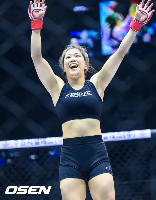 [사진]1라운드 TKO 승리 김단비