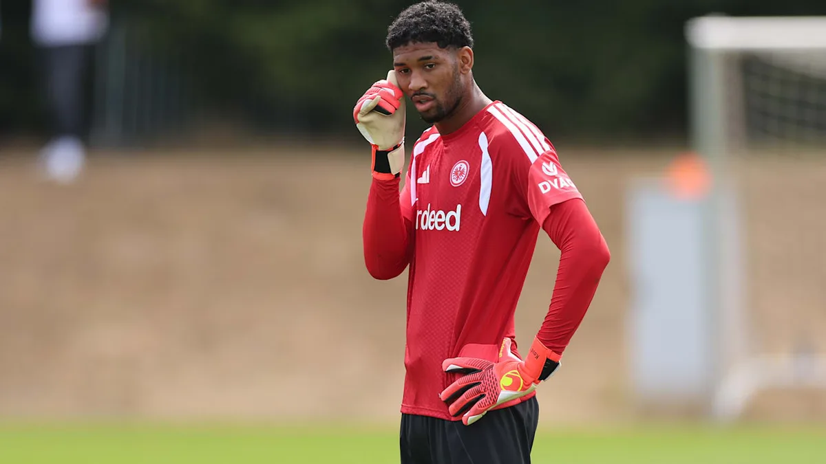 Nach Santos-Patzern - Holt Eintracht jetzt diesen Torhüter?