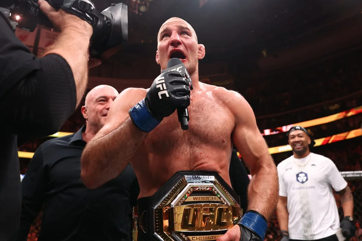 У Шона Стрикленда ещё пять боёв по контракту с UFC, слух про его гонорар неправдив — Бон
