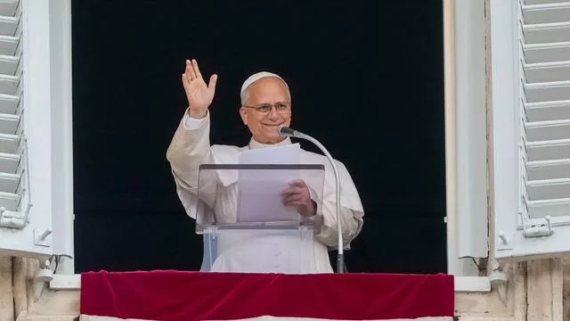 Papst Leo XIV.: Papst spricht nach Lungen-OP das Angelus-Gebet im Vatikan