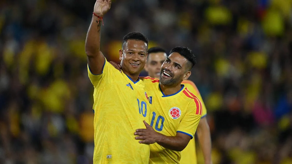 Lendas do futebol colombiano em jogo de apoio a vítimas do sismo